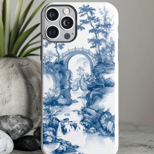 Funda resistente para teléfono con diseño chinoiserie azul de Delft, elegante diseño en blanco y azul, funda personalizable para iPhone y Samsung, carcasa protectora duradera.