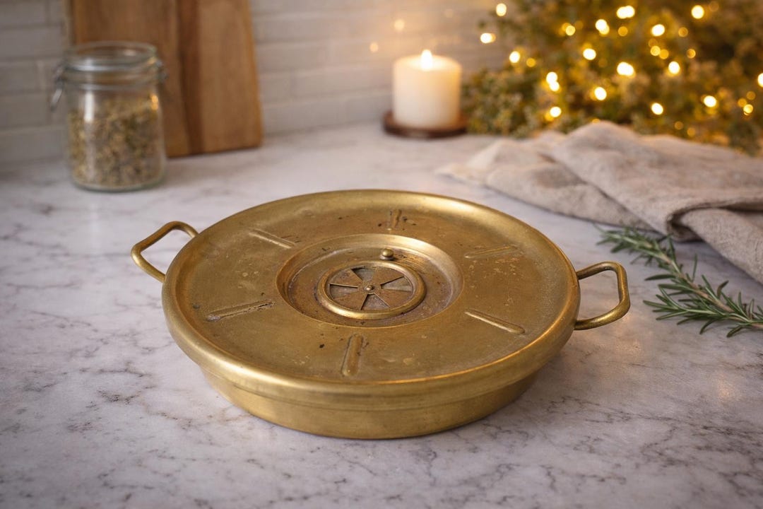 Ancien chauffe plat en laiton début XXe siècle. France