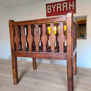 Alter Abtropfständer aus Holz. Frankreich. 19. Jahrhundert.