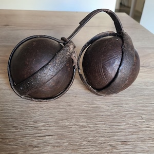 Old pétanque or Lyonnaise balls.