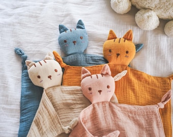 Baby Musselin Katze Mietzi Mausi Schmusetuch Schnuffeltuch Schmusi Kuscheltier Trösterchen Newborn Geschenk Kollegen Miau Kind Persönlich