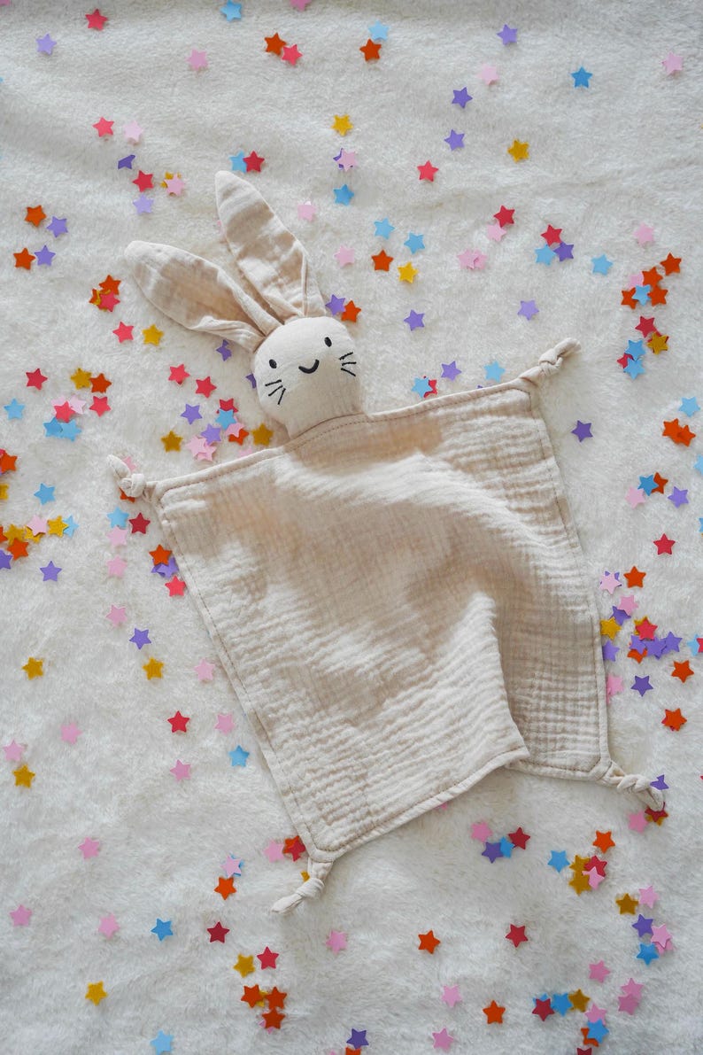 Schnuffeltuch personalisiert Hase | Schmusetuch Baby Musselin | Babygeschenk Geburt Neugeboren Beige ohne Ohr