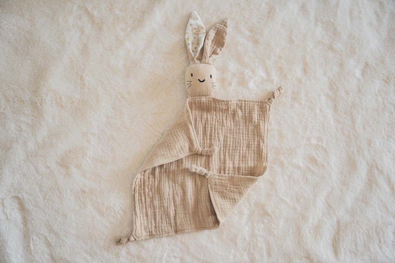 Schnuffeltuch personalisiert Hase | Schmusetuch Baby Musselin | Babygeschenk Geburt Neugeboren ベージュ