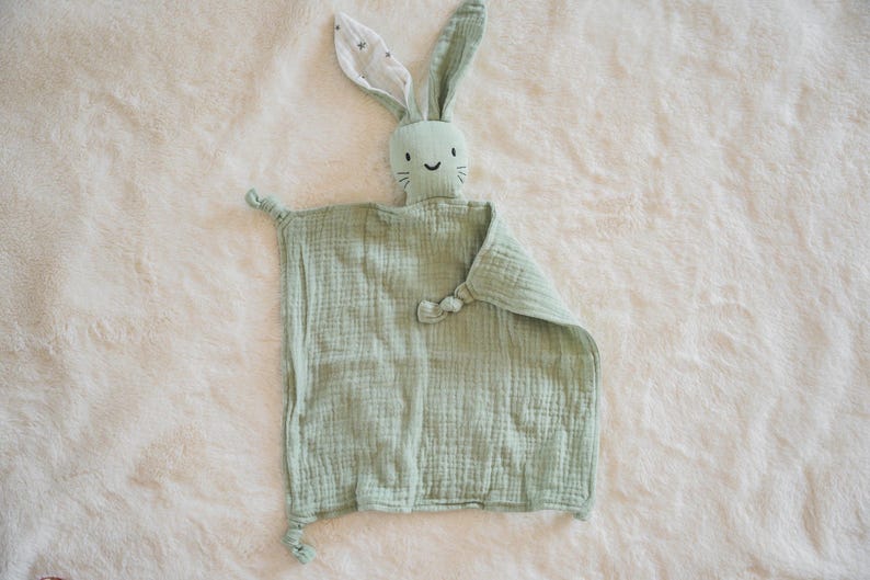 Schnuffeltuch personalisiert Hase | Schmusetuch Baby Musselin | Babygeschenk Geburt Neugeboren Grün