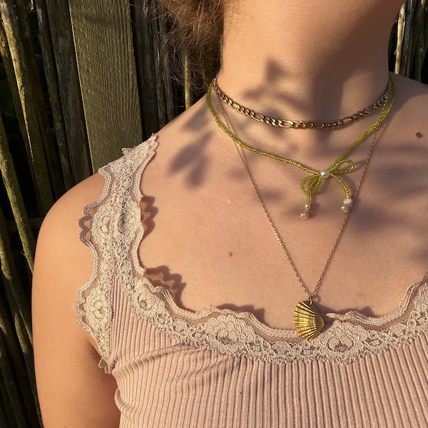 Ras-de-cou avec collier de perles fait main vertes avec noeud de bijoux personnalisé grande taille coquette de fleurs