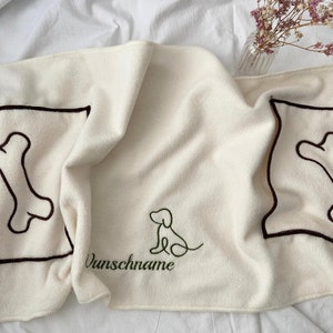 my STITCHERY Hundehandtuch mit Namen und oder Motiv Bestickt Personalisiertes Handtuch für Hunde schnell trocknend 40 x 100 cm, Sand Bild 1