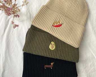 Mütze mit Motiv bestickt - Personalisierte Beanie aus hochwertigem Strick als außergewöhnliche Geschenkidee (grob)