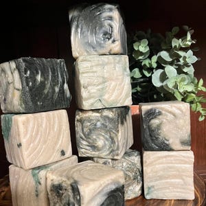 Barra de xampu e condicionador totalmente naturais: alecrim, mel e azeite de oliva