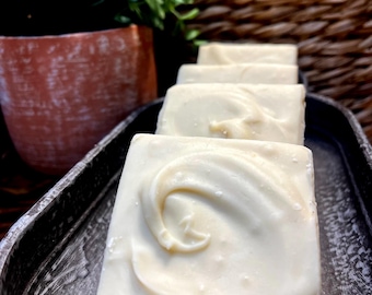 Handgemachte Bio-Olivenöl-Meersalz-Seifenbar - Sanftes, nicht parfümiertes Kaltverfahren