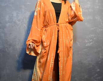 Peignoir kimono orange effet tie-dye rayonne : robe longue de villégiature