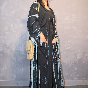 Robe quimono de rayon tie-dye preto: vestido longo resort