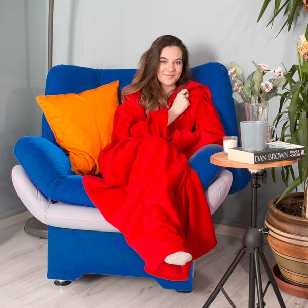 Red Fleece Blanket with Wearable Sleeves - Single TV Blanket