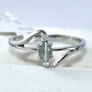 Chrysoberyl Cat&#39;s Eye Sterling Silver Ring - CZ Accents Trending Modern Artist Design