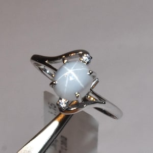 Light Star Sapphire Solitaire 925 Sterling Silver Vintage 6 Ray Lab Created Star Sapphire ring Power Birthstone ring Handmade Ring