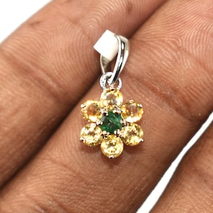Ciondolo in argento con topazio giallo naturale / Collana con ciondolo in argento sterling fatto a mano / Delicato gioiello con pietra preziosa gialla / Regalo per le donne