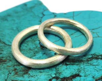 Anillo apilable con acabado mate redondo completo / Anillo de plata esterlina sólida 925 / Combina perfectamente con toda la moda / Joyería hecha a mano de la vieja escuela