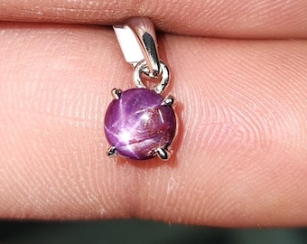 Pendentif rubis étoile rouge en argent sterling 925 Pendentif fait main belle pierre rubis étoile rouge cadeau de Noël pour elle