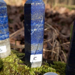 Naturligt lapis lazuli-torn, obelisk, reiki-laddning, meditationskristall, högkvalitativ naturlig punkt, blå dekoration C