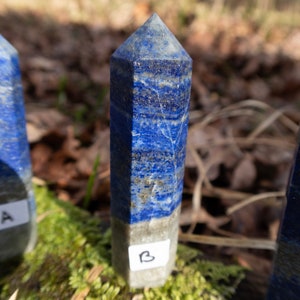 Naturligt lapis lazuli-torn, obelisk, reiki-laddning, meditationskristall, högkvalitativ naturlig punkt, blå dekoration B