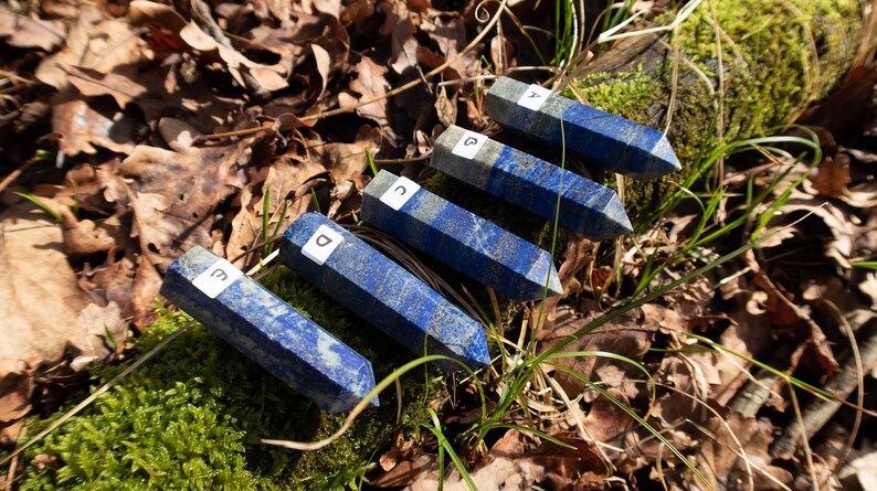 Naturligt lapis lazuli-torn, obelisk, reiki-laddning, meditationskristall, högkvalitativ naturlig punkt, blå dekoration bild 2