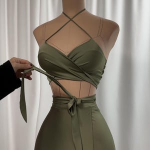 Elegante Zijde Wikkeljurk Flatterend, Luxueus, Zacht en Uniek