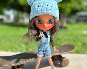 Blythe doll