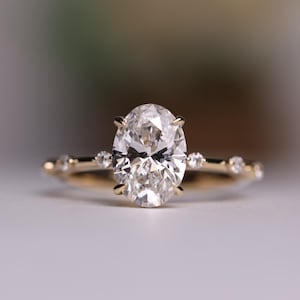 2 Carat Oval Lab Grown F VS1 Diamond Ring / 2 CT Oval Diamond Thin Engagement Ring / Dainty Ring / 14k Gold Elongated Oval Diamond Ring