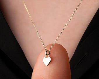 14K Solid Gold Tiny Heart Necklace / Minimalist Design Sacred Heart Necklace / Dainty Heart Pendant Necklace / Gift For Her / Heart Charm