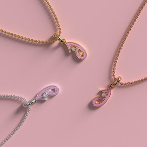 Pingente inicial de esmalte com diamante dourado e argola - Pingente inicial de esmalte - Pingente de letra dourada - Pingente de esmalte com alfabeto J - Joias de ouro personalizadas