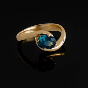 Blue Sapphire Engagement Ring,Oval cut Teal Sapphire Engagement ring,vintage Unique oval diamond ring,Bypass Gold ring
