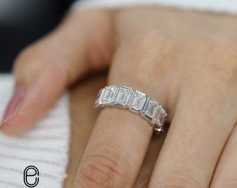 ハーフエタニティ結婚指輪、3.75カラット14金ベゼルセッティング、7