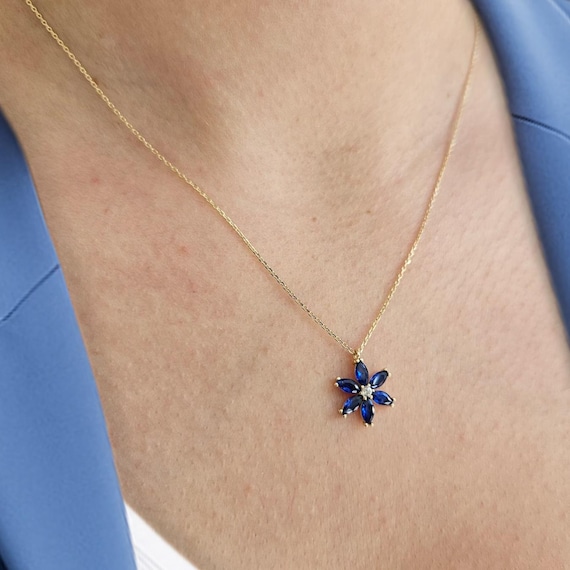 ブルーサファイア 花形 ネックレス サファイア ダイヤモンドフラワー