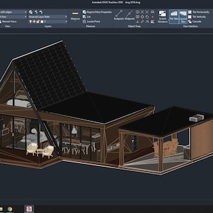 Puede incluir: Un modelo 3D de una casa de estructura A de color marr&oacute;n con un techo negro y una ventana grande. La casa tiene una terraza y un porche. El interior de la casa es visible, mostrando una sala de estar, una cocina y un dormitorio.