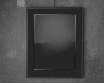 Hochwertig gerahmter Fine Art Kunstdruck in Schwarz-Weiß 40x50cm "Friedliches Dasein"