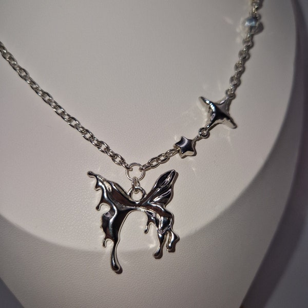 Handgefertigte Cybercore Fairycore Y2k Silber Halskette mit Schmetterlingsanhänger
