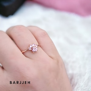 Anello di fidanzamento in cristallo con zampa di gatto simpatico cartone animato per le donne Anello elegante cubico con zirconi rosa Anello per animali domestici con gioielli da sposa femminili, regalo per lei