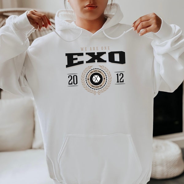 EXO - Hoodie - Tshirt - Sweatshirt - Kpop Clothing - Vintage Retro University College Style - Black - White - Cosmic Latte