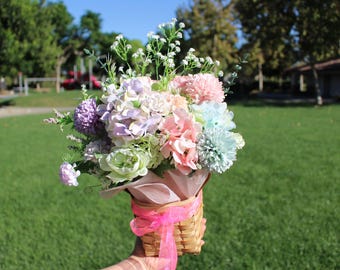 Gift bouquet basket made of artificial flowers, Valentine's Day Gift Bouquet, Graduation Bouquet, Newborn Baby Bouquet, Birthday Bouquet