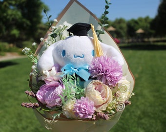 Ramo Sanrio Cinnamoroll, Serie de Graduación Sanrio, Sanrio, Felpa Sanrio, Regalos de Graduación Sanrio, Kawaii Sanrio, Ramo de Graduación Sanrio