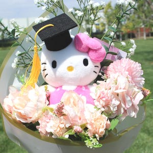 Abschlussstrauß, Abschlussfeier Hello Kitty Basic / Herz-Abschlussstrauß, Hello Kitty-Blumenstrauß, Sanrio-Blumenstrauß, Abschlussgeschenke