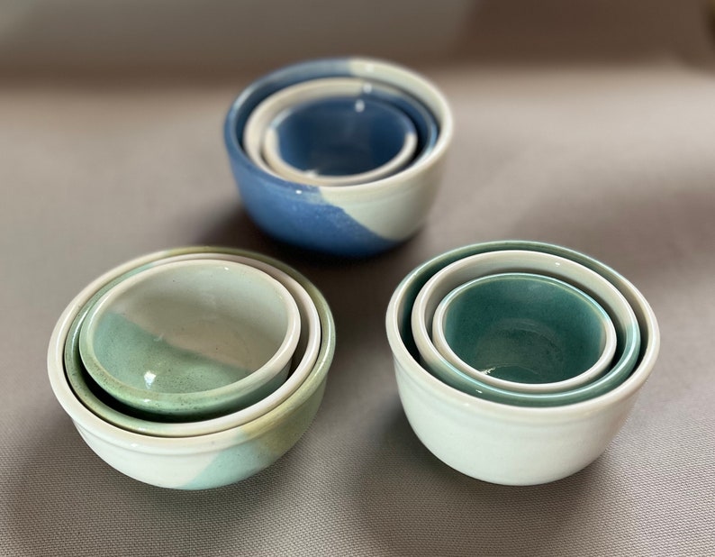 Small Nesting Bowls perfect for measuring ingredients when cooking image 1