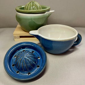 Handmade Pottery Citrus Juicer: Stoneware Lemon Reamer