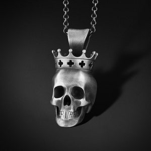 King Skull Crown Pendant, 925k Sterling Silver Skull Necklace, Gothic Charm for Men, Personalizable Skull Jewelry, Biker Gift for Boyfriend