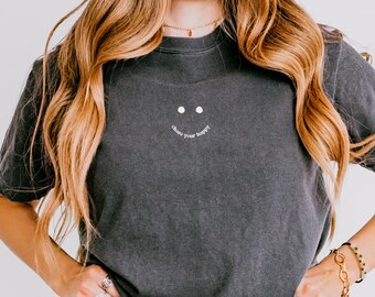 Comfort Colors T-Shirt, Smiley Face T-Shirt, Smile Face Shirt, Happy Face Shirt, Oversized Comfort Colors Tee, Retro T-Shirt, Smile Shirt