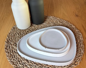 Concrete tray | Decorative plate | Decorative bowl | Decorative tray | Organic shape | Oval tray | Round tray