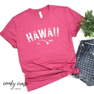 Camicia hawaiana, Camicia per le vacanze alle Hawaii, Camicia Hawaii, Camicia HI, Maglietta grafica Hawaii, Camicia dello stato delle Hawaii, Lo stato di Aloha, Regalo per lei