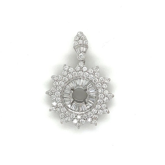 Dazzling star shaped necklace pendant with diamond