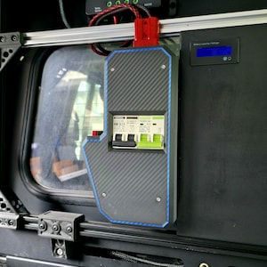 12V DC Breaker Box: Solar- und Dual-Battery-Power-Manager
