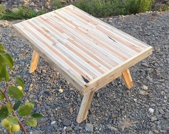 Tavolino da caffè in pallet riciclato con gambe a forcina industriale - Italia