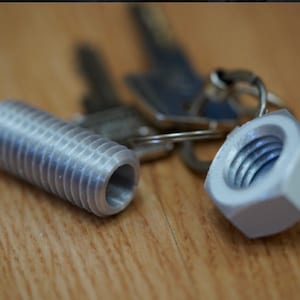 Secret Storage Keychain – Nut and Bolt with Hidden Compartment - pill box and Small Items - Discreet and convenient storage